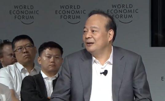 宁德时代董事长曾毓群回应“卷王”标签，强调价