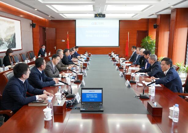 中国能建党委书记、董事长宋海良与氢阳公司董事长程寒松座谈
