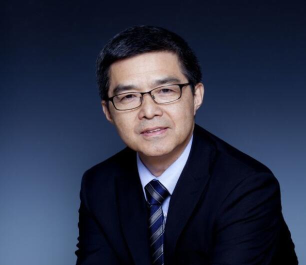 欧阳明高：对发展电动汽车的质疑应该停止了