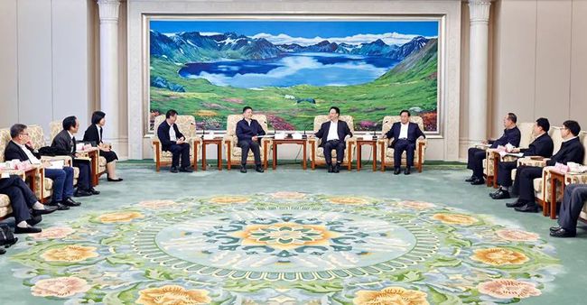 景俊海韩俊一起会见中国东方电气集团董事长俞培根