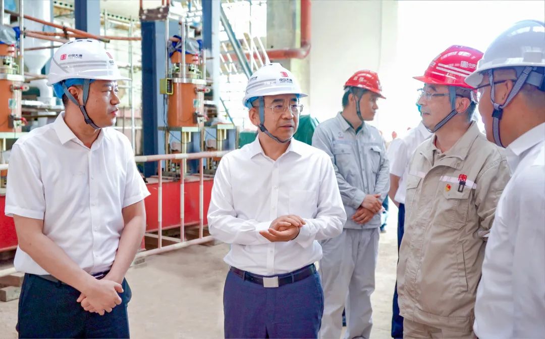 邹磊拜会海南省省长冯飞并到大唐海口气电项目现场调研慰问