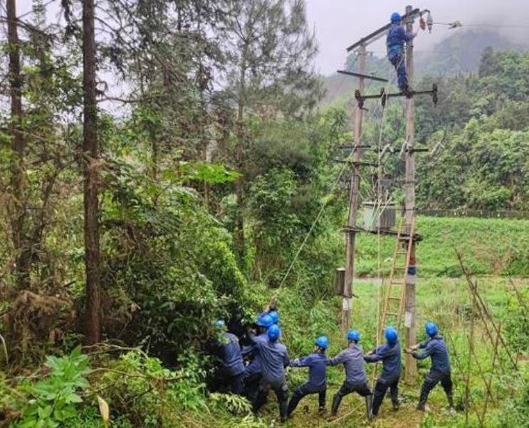 广西电网受强对流天气影响用户基本恢复供电