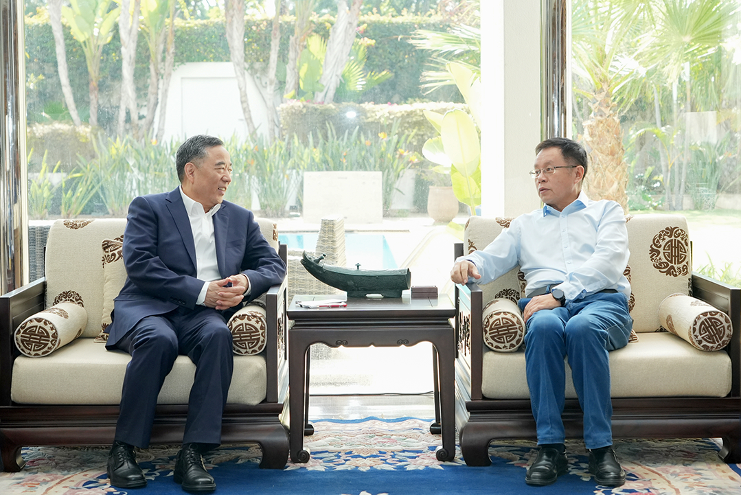 中国能建党委书记、董事长宋海良与中国驻摩洛哥大使李昌林会谈