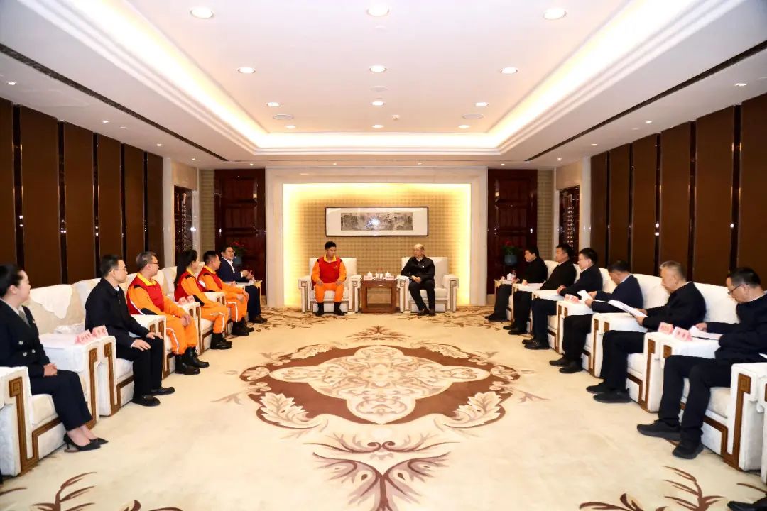 国务院国资委党委举办“时代楷模”高新连心桥党员服务队先进事迹报告会