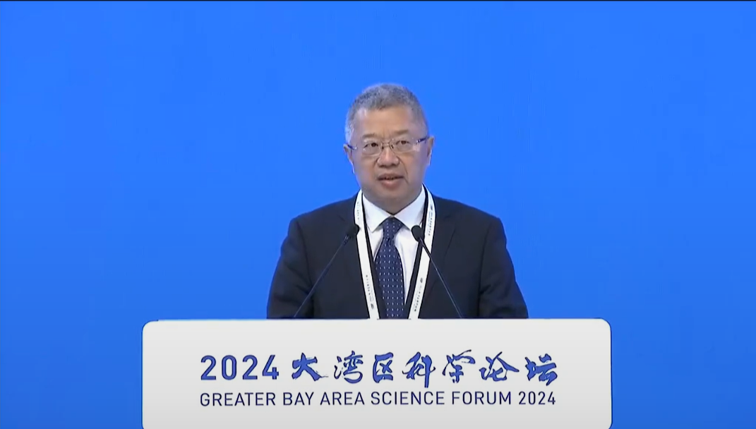 中国联通总经理简勤：2030年，全球通用算力增长10倍，智算算力增长千倍