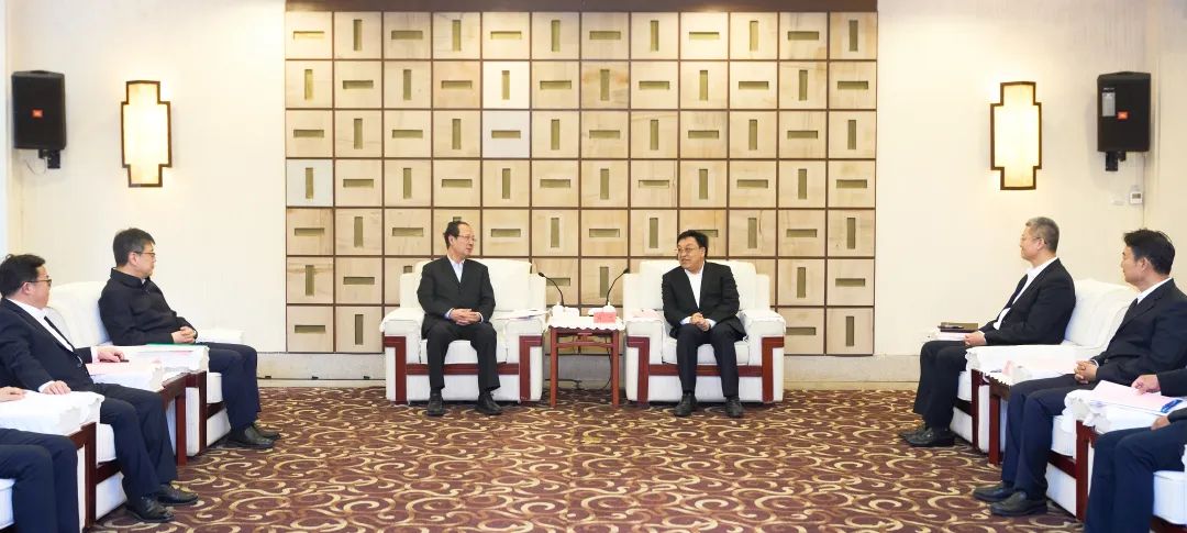 中国电建党委书记、董事长丁焰章拜会海南省委书记冯飞