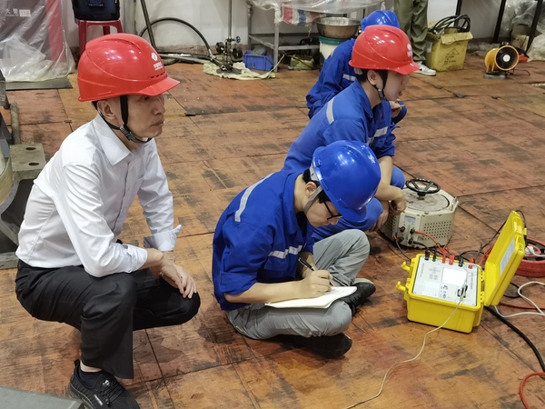 【新春走基层】匠心守护设备安，确保电力畅无忧