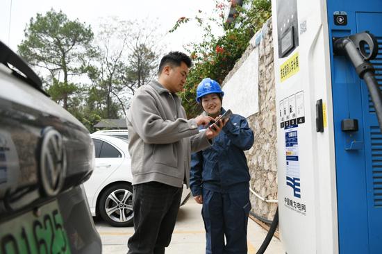 广西电网多举措服务新春绿色出行