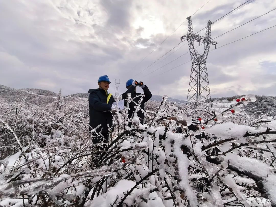 南方电网科技抗冰 让冰雪“看得见、除得掉、防得住”