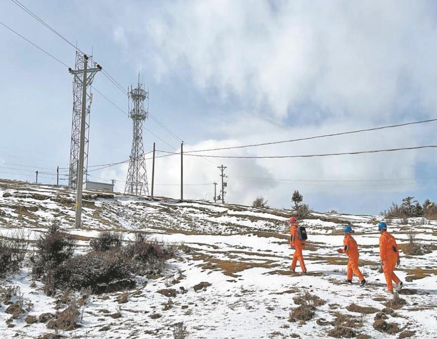 雪后特巡高海拔地区线路