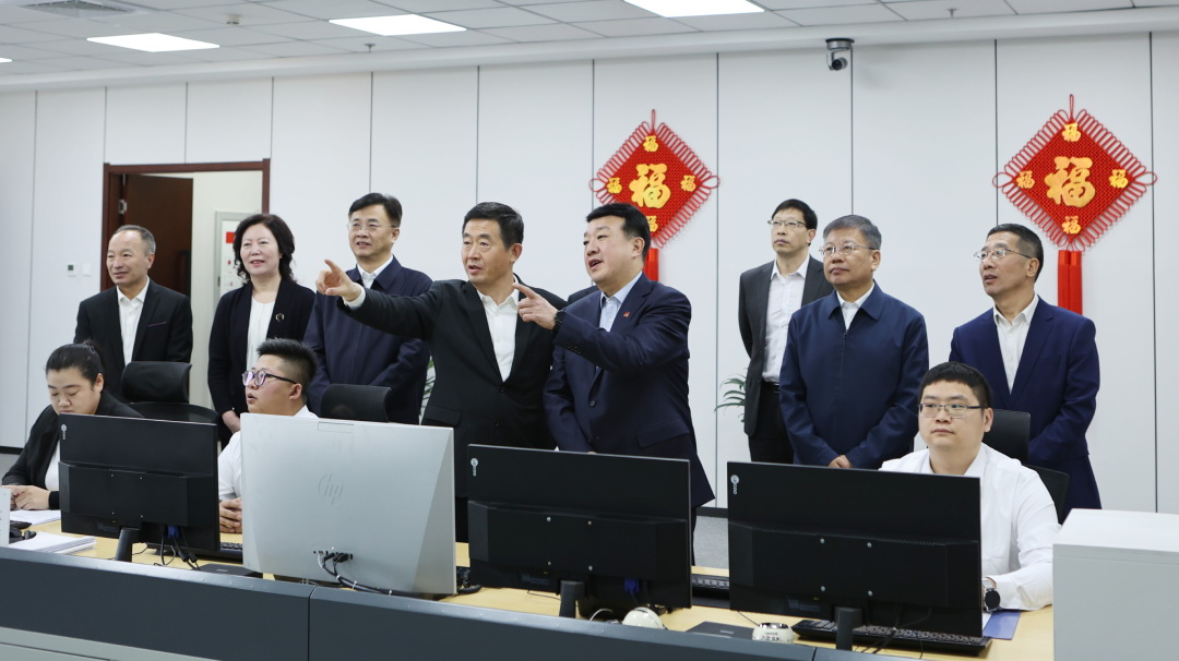 吕军到内蒙古公司能投公司调研